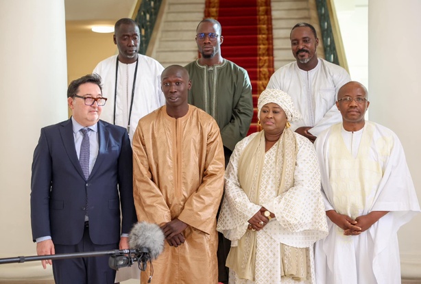 Le Président Faye reçoit Khaby Lame, ambassadeur de l'UNICEF, pour un engagement en faveur des enfants Le Président Faye reçoit Khaby Lame, ambassadeur de l'UNICEF, pour un engagement en faveur des enfants
