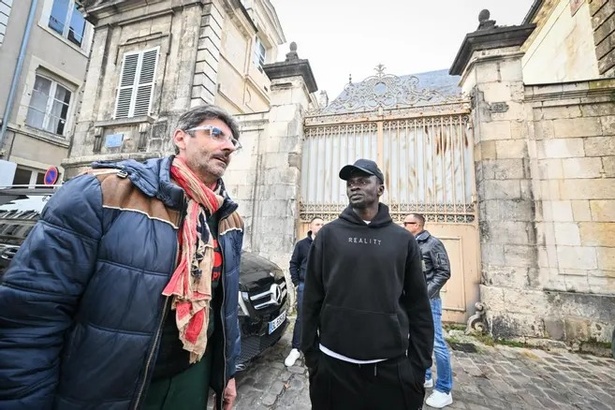 Bourges : Sadio Mané rachète l’hôtel des Méloizes et renforce ses investissements en France Bourges : Sadio Mané rachète l’hôtel des Méloizes et renforce ses investissements en France