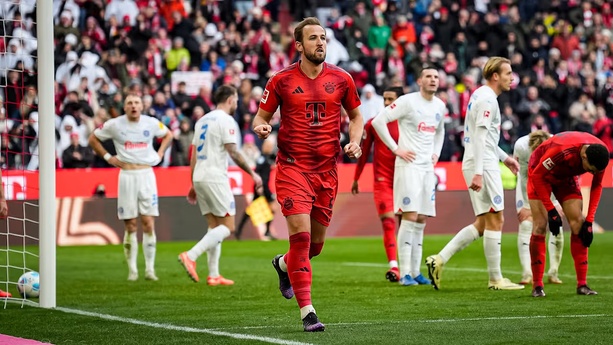 Bundesliga : Les Munichois solides leaders après une victoire mouvementée Bundesliga : Les Munichois solides leaders après une victoire mouvementée