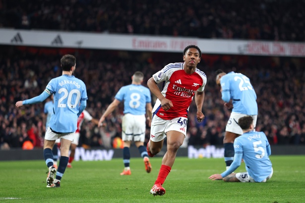 Premier League : Arsenal humilie Manchester City (5-1) et se relance dans la course au titre Premier League : Arsenal humilie Manchester City (5-1) et se relance dans la course au titre