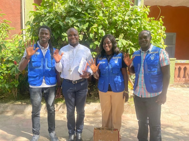 Ziguinchor : DECLIC échange avec l'évêque sur les défis de la jeunesse Ziguinchor : DECLIC échange avec l'évêque sur les défis de la jeunesse