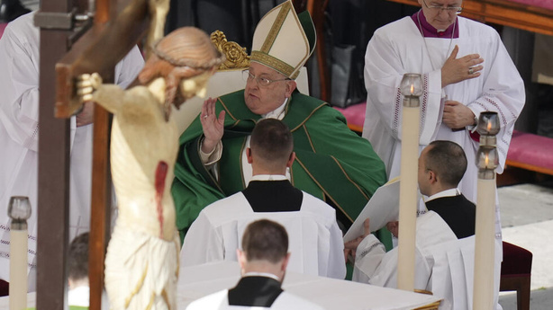 Expulsions de migrants : le pape François critique, la Maison Blanche riposte Expulsions de migrants : le pape François critique, la Maison Blanche riposte