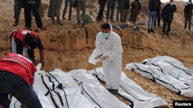 Libye : 28 migrants exécutés et enterrés près d’un centre de détention illégal Libye : 28 migrants exécutés et enterrés près d’un centre de détention illégal