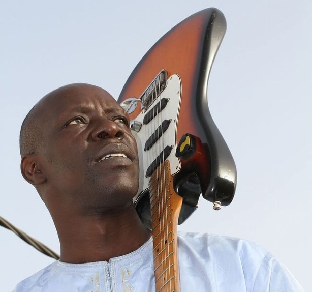 Nécrologie : Décès du célèbre guitariste Jimmy MBAYE Nécrologie : Décès du célèbre guitariste Jimmy MBAYE