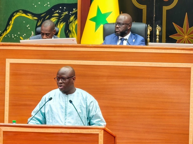 Sénégal : L’Assemblée nationale adopte deux projets de loi majeurs sur la régulation financière Sénégal : L’Assemblée nationale adopte deux projets de loi majeurs sur la régulation financière