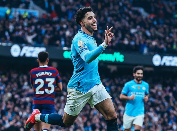 Manchester City écrase Newcastle 4-0 grâce à un triplé de Marmoush Manchester City écrase Newcastle 4-0 grâce à un triplé de Marmoush