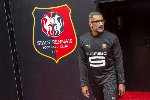 Le Stade Rennais chute face à Lille : première défaite pour Habib Bèye Le Stade Rennais chute face à Lille : première défaite pour Habib Bèye