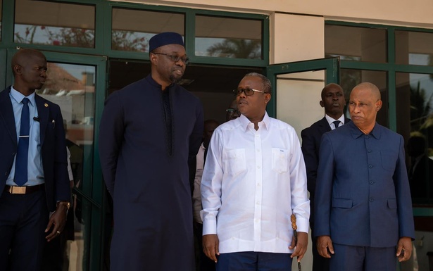 Le Premier Ministre, Ousmane Sonko et le MFDC scellent un accord de paix à Bissau (vidéo) Le Premier Ministre, Ousmane Sonko et le MFDC scellent un accord de paix à Bissau (vidéo)