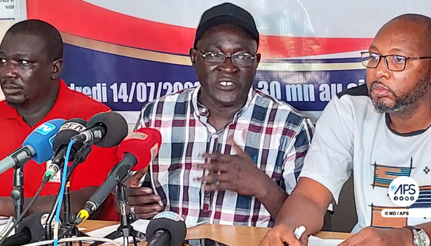 Tensions dans le secteur de la santé : And Gueusseum dénonce une baisse unilatérale des salaires