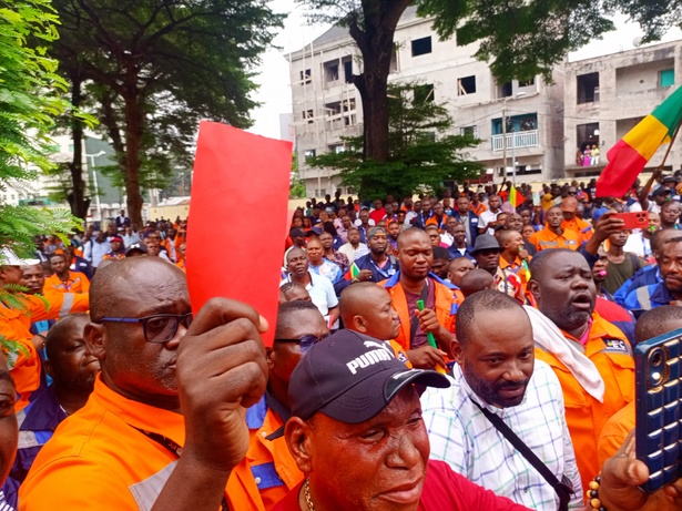 Marché de l’électricité au Congo : la Senelec sous le feu des critiques Marché de l’électricité au Congo : la Senelec sous le feu des critiques
