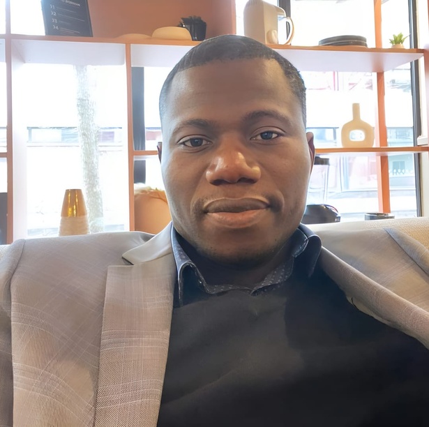 Le Pastef serait-il en train de fabriquer du faux ? (Par Dr Madior Ly ) Le Pastef serait-il en train de fabriquer du faux ? (Par Dr Madior Ly )