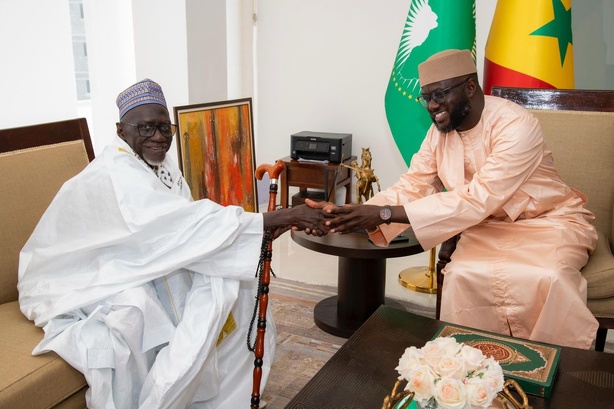 Assemblée nationale : Le Président El Malick Ndiaye reçoit l’Imam El Hadji Fansou Bodian Assemblée nationale : Le Président El Malick Ndiaye reçoit l’Imam El Hadji Fansou Bodian