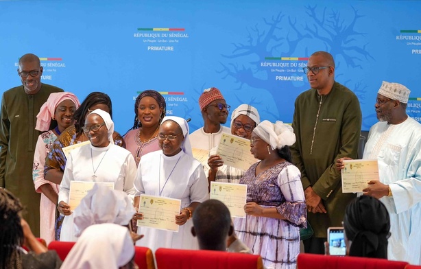 Soutien aux enfants vulnérables : Sonko décaisse 241 millions F CFA Soutien aux enfants vulnérables : Sonko décaisse 241 millions F CFA