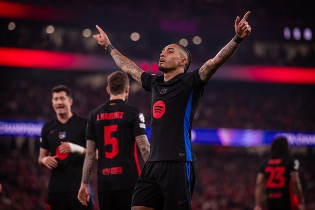 Ligue des champions : Le FC Barcelone s’impose à dix contre Benfica (0-1) Ligue des champions : Le FC Barcelone s’impose à dix contre Benfica (0-1)