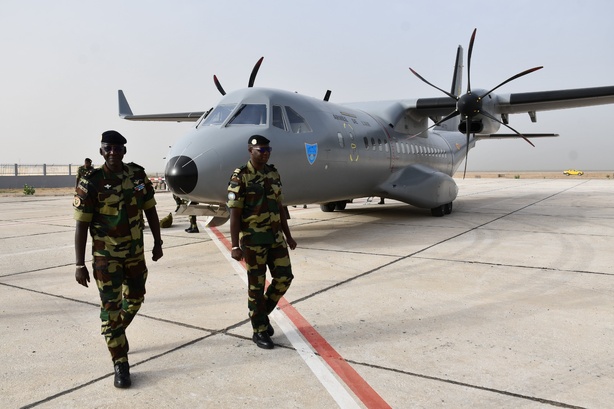 Désenclavement des zones Est, Nord et Sud : l’Armée lance des vols gratuits chaque mercredi Désenclavement des zones Est, Nord et Sud : l’Armée lance des vols gratuits chaque mercredi