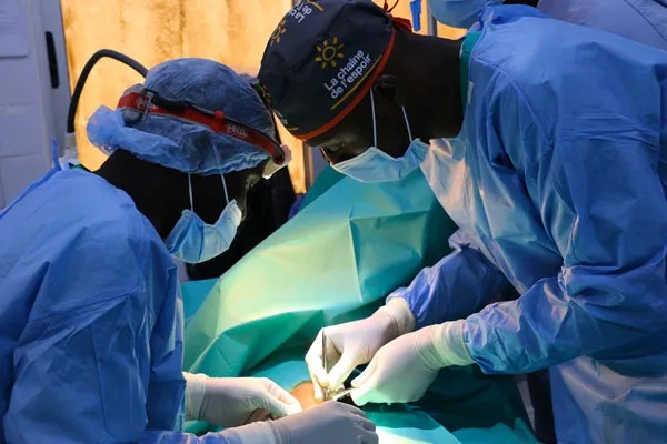 Avancée médicale : le Sénégal réalise sa première greffe de moelle osseuse avec succès Avancée médicale : le Sénégal réalise sa première greffe de moelle osseuse avec succès