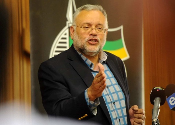 Crise diplomatique : L’ambassadeur sud-africain Ebrahim Rasool dépeint comme un ennemi de Trump Crise diplomatique : L’ambassadeur sud-africain Ebrahim Rasool dépeint comme un ennemi de Trump