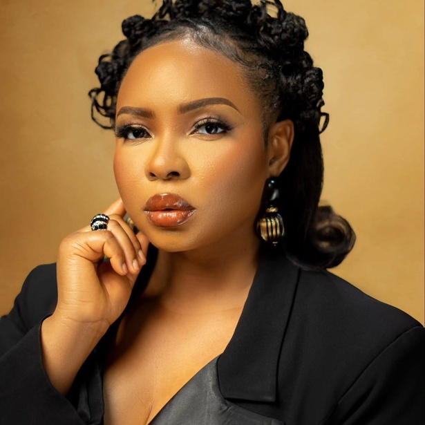 Yemi Alade à l’aube de ses 40 ans : célibataire et sans enfant, un « gâchis » ? Yemi Alade à l’aube de ses 40 ans : célibataire et sans enfant, un « gâchis » ?