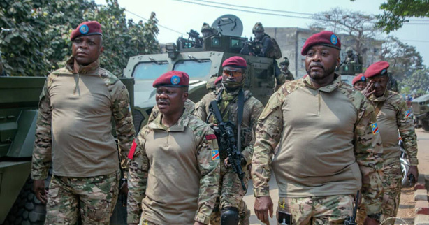 Kinshasa : un homme tué dans un échange de coups de feu entre militaires et policiers Kinshasa : un homme tué dans un échange de coups de feu entre militaires et policiers