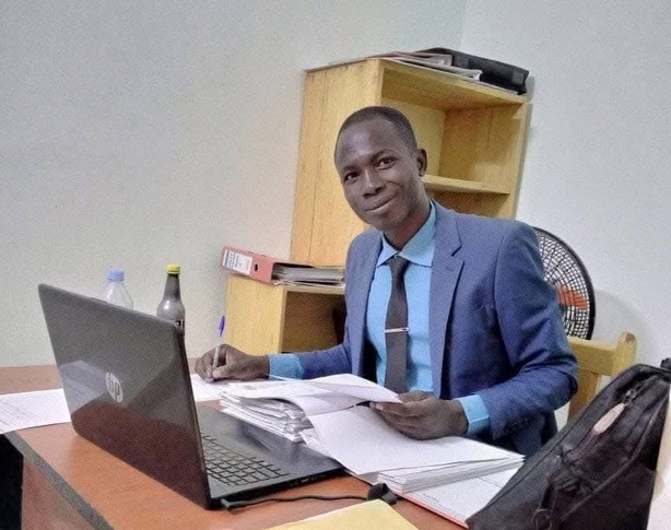 Tchad : un motocycliste abattu devant le palais présidentiel (photo) Tchad : un motocycliste abattu devant le palais présidentiel (photo)