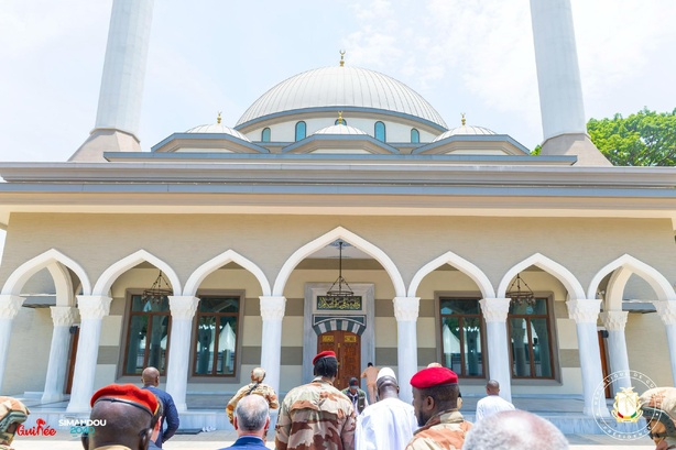 Inauguration de la Mosquée Recep Tayyip Erdogan : Un symbole de la coopération Guinée-Turquie Inauguration de la Mosquée Recep Tayyip Erdogan : Un symbole de la coopération Guinée-Turquie