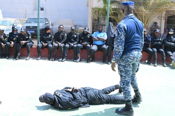 « Quartiers sûrs » : les ASP formés à l’utilisation du TASER et du TONFA « Quartiers sûrs » : les ASP formés à l’utilisation du TASER et du TONFA