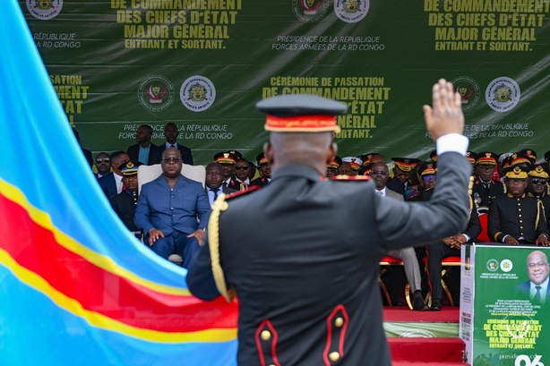 Indiscipline dans les rangs de l'armée congolaise : Deux généraux tirent la sonnette d'alarme Indiscipline dans les rangs de l'armée congolaise : Deux généraux tirent la sonnette d'alarme