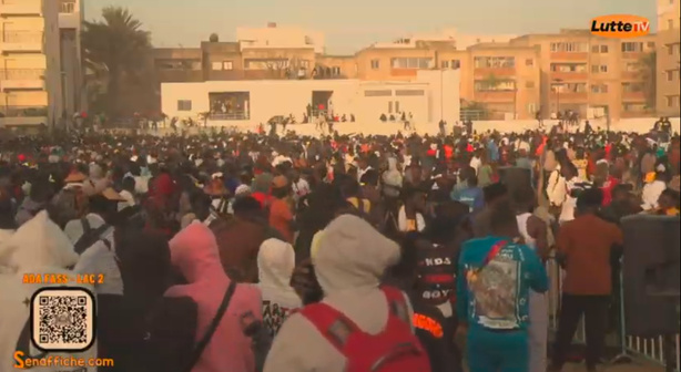 Lutte : Ada Fass galvanise ses fans, mais l’open press vire au chaos Lutte : Ada Fass galvanise ses fans, mais l’open press vire au chaos