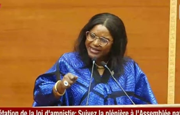 Ousmane Sonko : « Une fois la loi votée, il faut aller chercher Adji Sarr » Ousmane Sonko : « Une fois la loi votée, il faut aller chercher Adji Sarr »