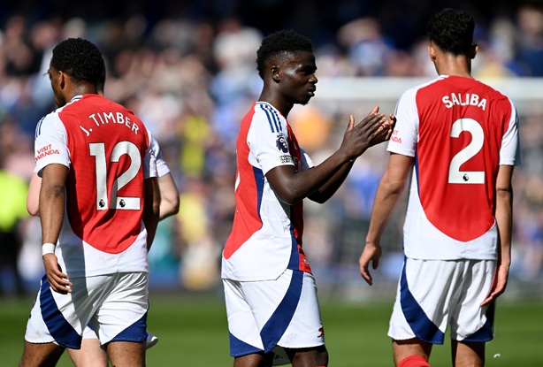 Premier League : Arsenal accroché à Everton et laisse Liverpool s’envoler Premier League : Arsenal accroché à Everton et laisse Liverpool s’envoler