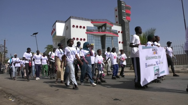 Ziguinchor : Les enfants des victimes et rescapés du naufrage du Joola marchent contre l’oubli Ziguinchor : Les enfants des victimes et rescapés du naufrage du Joola marchent contre l’oubli