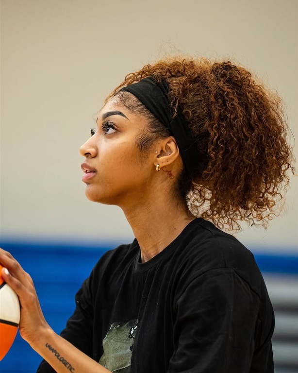 Angel Reese, la nouvelle reine du basket féminin ! Angel Reese, la nouvelle reine du basket féminin !