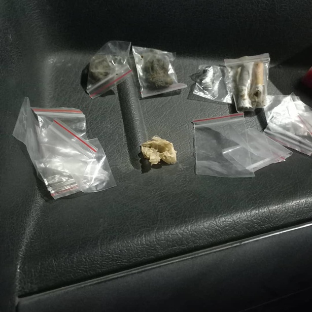 Trafic de drogue aux Almadies : un faux étudiant interpellé avec du haschich et une arme automatique Trafic de drogue aux Almadies : un faux étudiant interpellé avec du haschich et une arme automatique