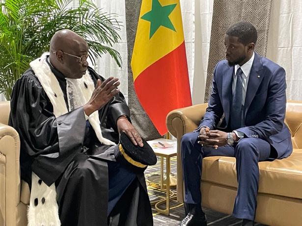 Le Président Bassirou Diomaye Faye rend hommage à Mamadou Badio Camara Le Président Bassirou Diomaye Faye rend hommage à Mamadou Badio Camara