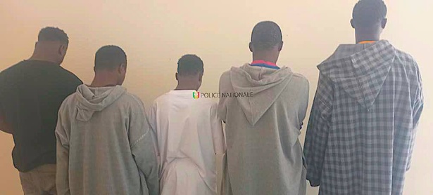 Trafic de migrants : deux passeurs arrêtés à Rosso avec 37 personnes à bord d’un bus Trafic de migrants : deux passeurs arrêtés à Rosso avec 37 personnes à bord d’un bus