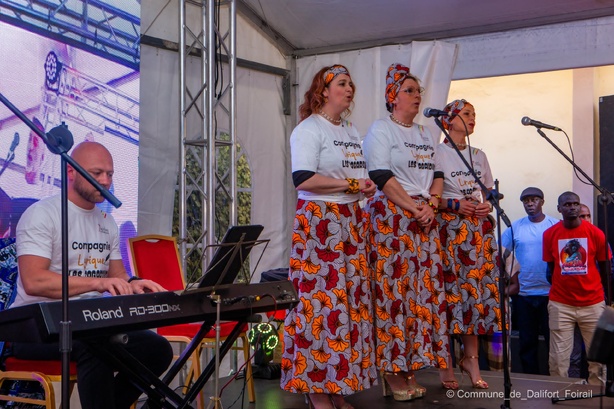 Jumelage culturel entre Hann/Bel-Air et Fos-sur-Mer : une rencontre sous le signe du partage Jumelage culturel entre Hann/Bel-Air et Fos-sur-Mer : une rencontre sous le signe du partage