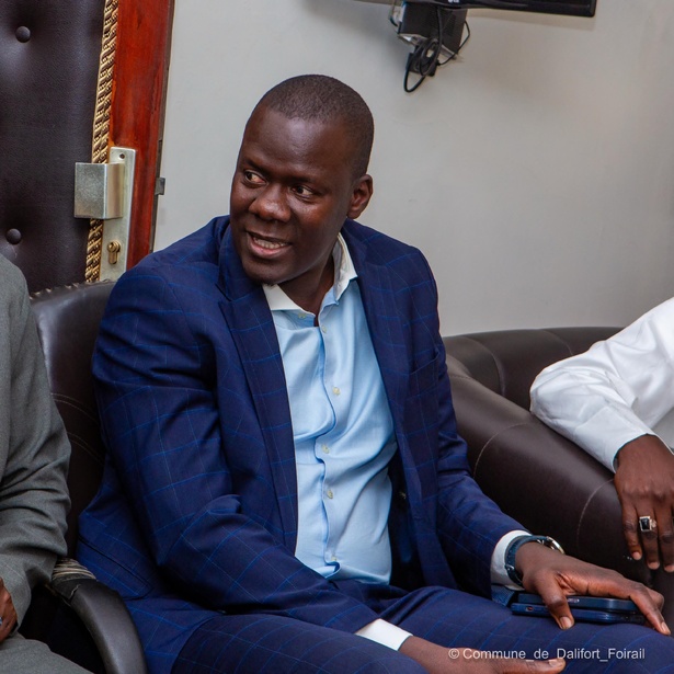 Jumelage culturel entre Hann/Bel-Air et Fos-sur-Mer : une rencontre sous le signe du partage Jumelage culturel entre Hann/Bel-Air et Fos-sur-Mer : une rencontre sous le signe du partage