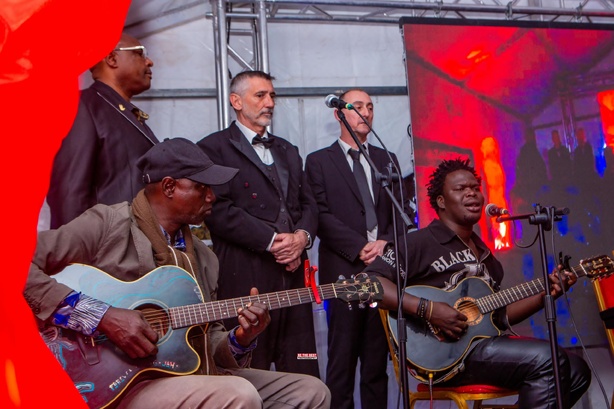 Jumelage culturel entre Hann/Bel-Air et Fos-sur-Mer : une rencontre sous le signe du partage Jumelage culturel entre Hann/Bel-Air et Fos-sur-Mer : une rencontre sous le signe du partage