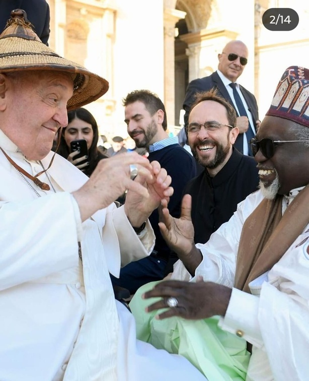 Le Khalif de Bambilor rend hommage au pape François : « Un homme rare, humble et lumineux » Le Khalif de Bambilor rend hommage au pape François : « Un homme rare, humble et lumineux »