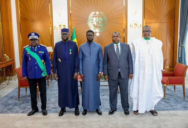 L’ancien président de la Cour suprême, Ciré Aly Ba, honoré par Diomaye L’ancien président de la Cour suprême, Ciré Aly Ba, honoré par Diomaye
