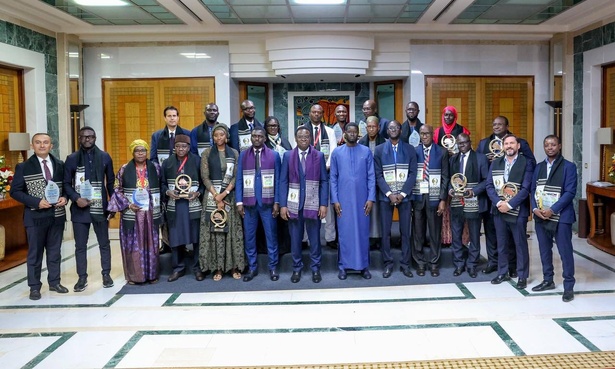 Remise du Prix Oscar national de la Qualité : Diomaye salue l’engagement pour l’excellence Remise du Prix Oscar national de la Qualité : Diomaye salue l’engagement pour l’excellence