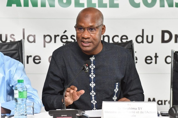 Senegal : « Trop de morts entre 19h et 7h », alerte le ministre de la santé Senegal : « Trop de morts entre 19h et 7h », alerte le ministre de la santé