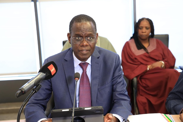 Gouvernement : Ahmadou Al Aminou Lo change de poste, Boubacar Camara fait son entrée Gouvernement : Ahmadou Al Aminou Lo change de poste, Boubacar Camara fait son entrée