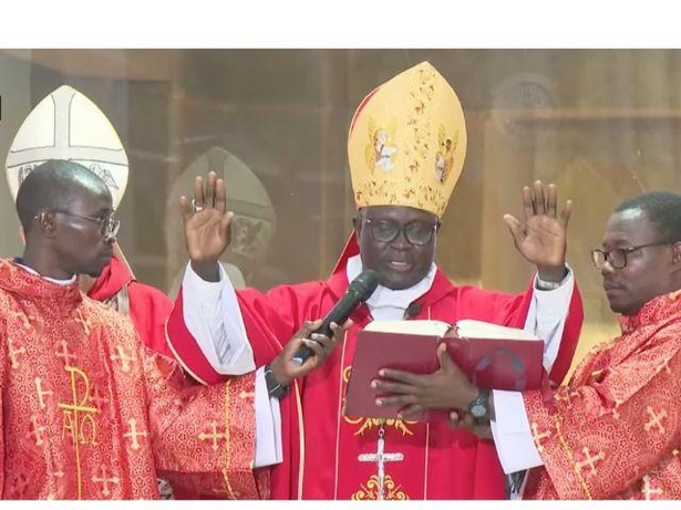 Mgr André Guèye apres son installation : « C’est la confiance qui m’habite après les vives émotions » Mgr André Guèye apres son installation : « C’est la confiance qui m’habite après les vives émotions »