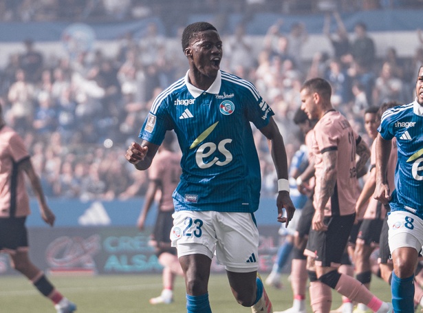 Ligue 1 : Strasbourg surprend un PSG remanié (2-1) Ligue 1 : Strasbourg surprend un PSG remanié (2-1)