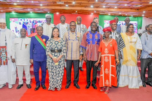 Ouagadougou : Nathalie Yamb élevée au grade de Chevalier de l’ordre de l’Étalon Ouagadougou : Nathalie Yamb élevée au grade de Chevalier de l’ordre de l’Étalon