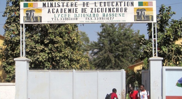 Ziguinchor : un joueur meurt après un choc sur le terrain du lycée Djignabo Ziguinchor : un joueur meurt après un choc sur le terrain du lycée Djignabo