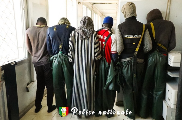 Contrebande alimentaire : huit individus interpellés au large de Somone par le Commissariat spécial du port Contrebande alimentaire : huit individus interpellés au large de Somone par le Commissariat spécial du port