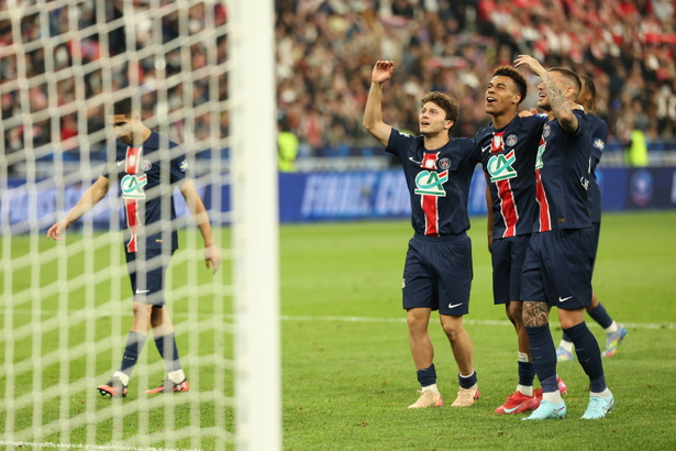 Le PSG remporte sa 16e Coupe de France avec une victoire nette contre Reims (3-0) Le PSG remporte sa 16e Coupe de France avec une victoire nette contre Reims (3-0)