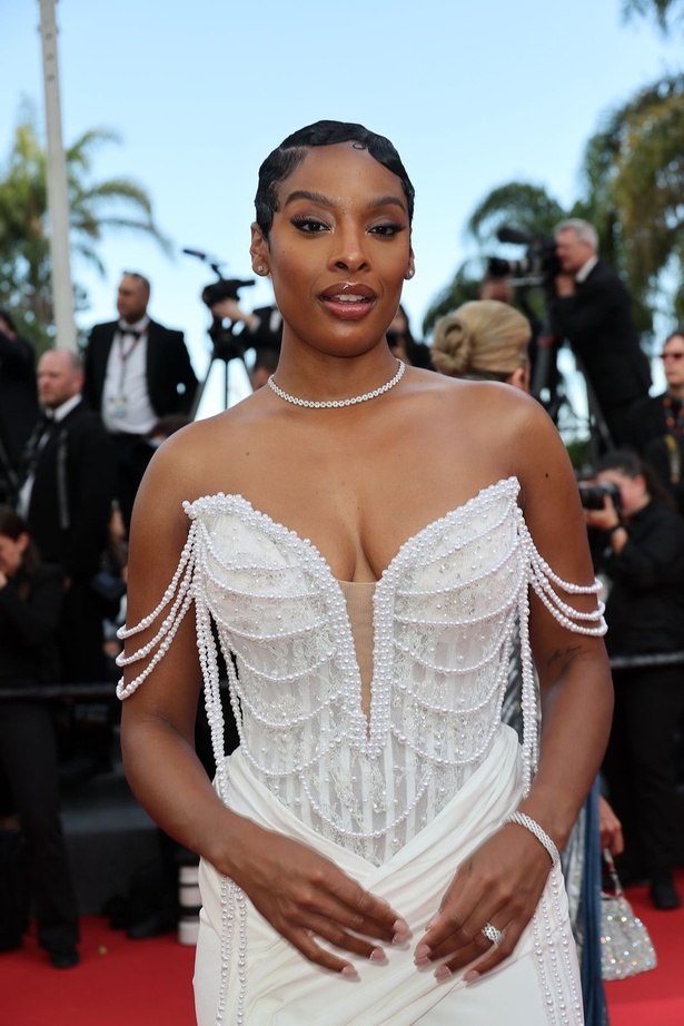 Cannes 2025 : Miss France crée l’événement avec sa propre robe Cannes 2025 : Miss France crée l’événement avec sa propre robe